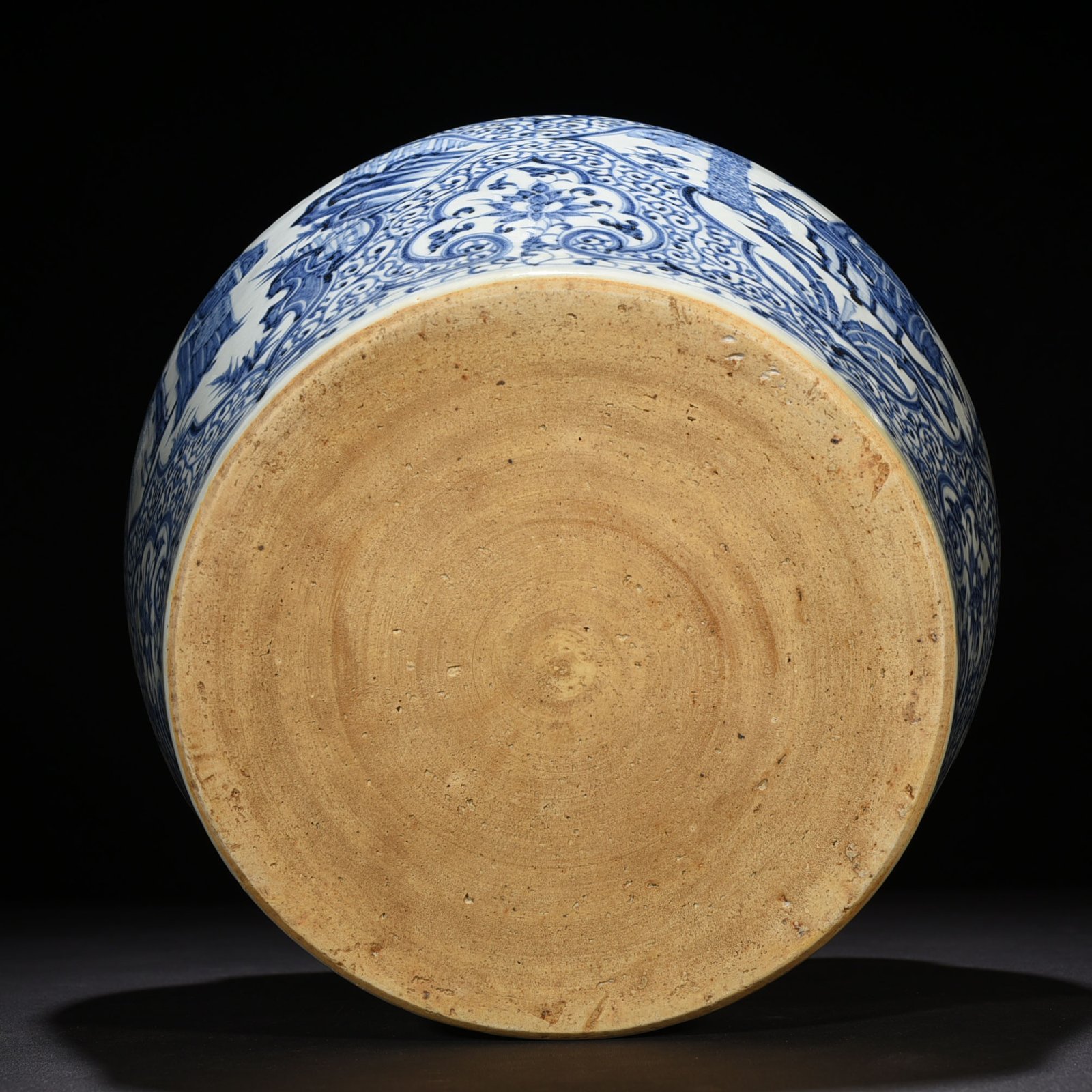 Yuan Dynasty blue and white vat with three views of figures
