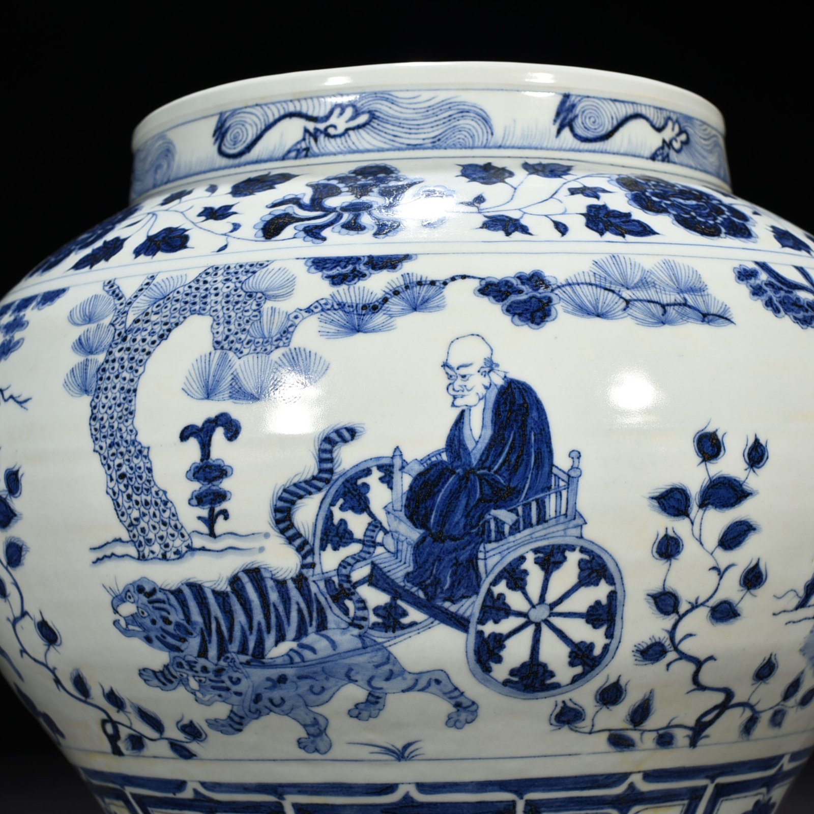 Yuan Dynasty blue and white Genghis Khan style jar with story patterns