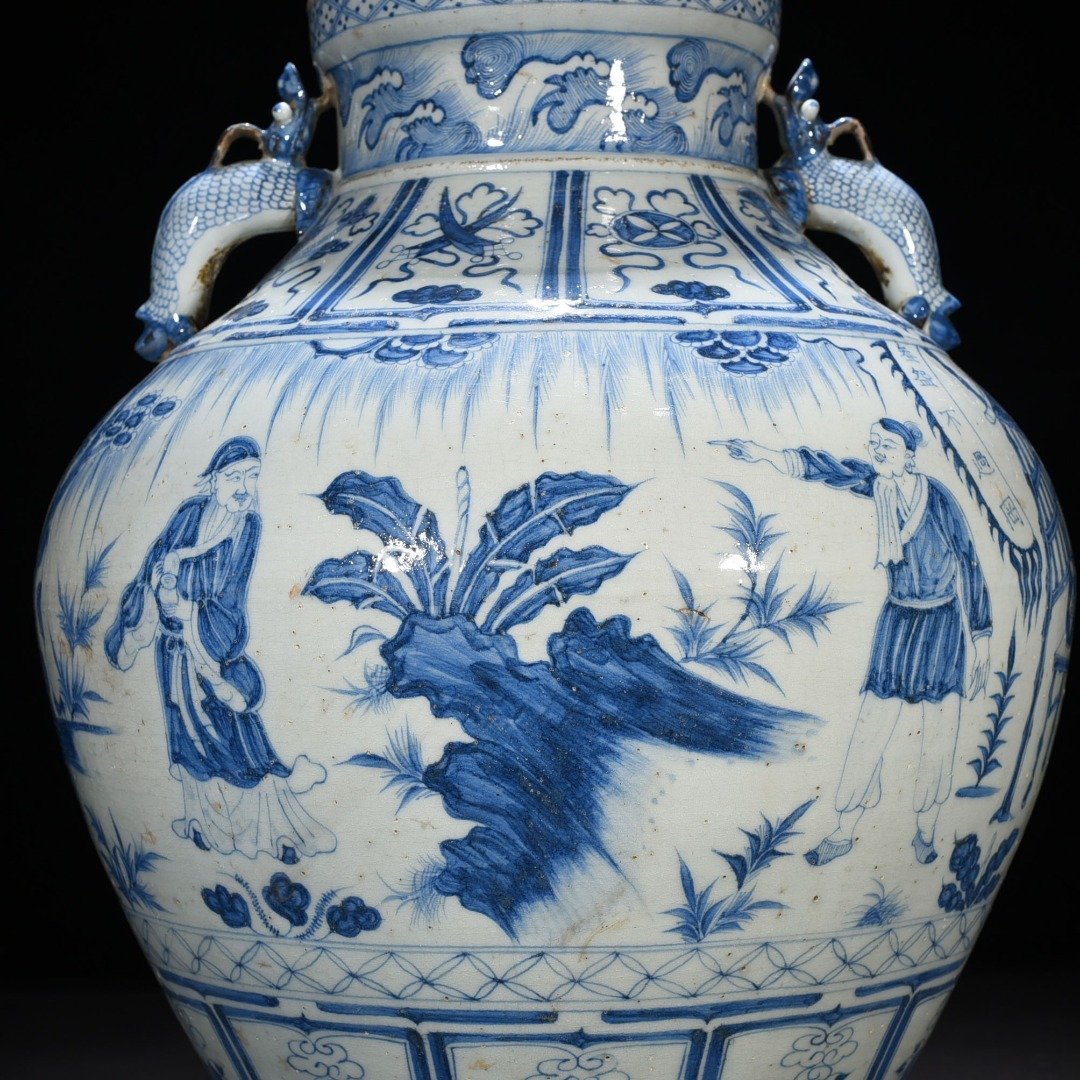Yuan Dynasty blue and white tiger character story pattern double-eared large jar