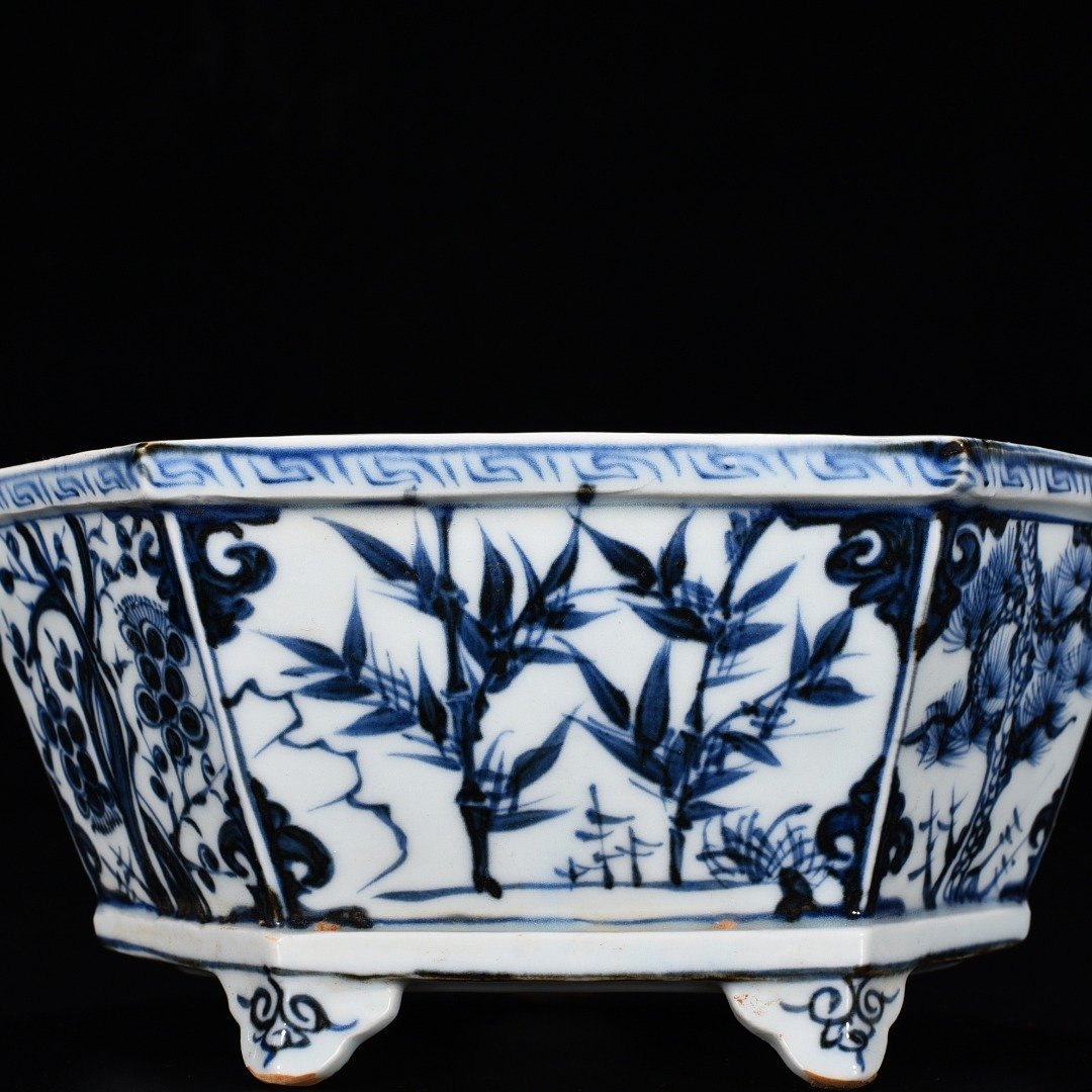 Yuan Dynasty blue and white pine bamboo and plum pattern hexagonal basin