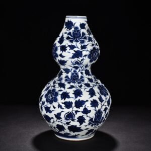 Yuan Dynasty blue and white peony flower pattern gourd vase