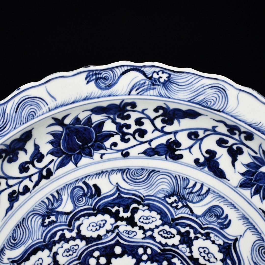 Yuan Dynasty blue and white Gu Kiln lotus pond mandarin duck pattern plate