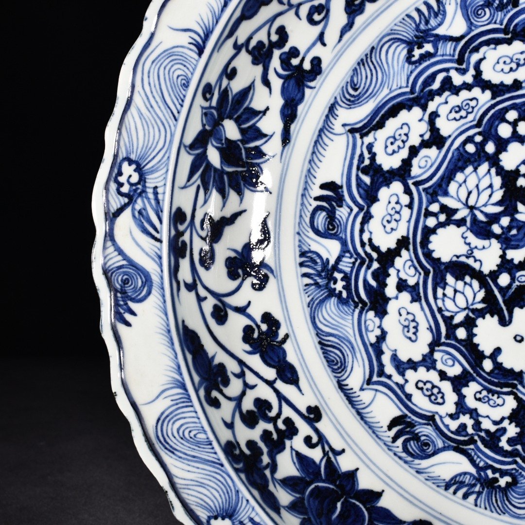 Yuan Dynasty blue and white Gu Kiln lotus pond mandarin duck pattern plate