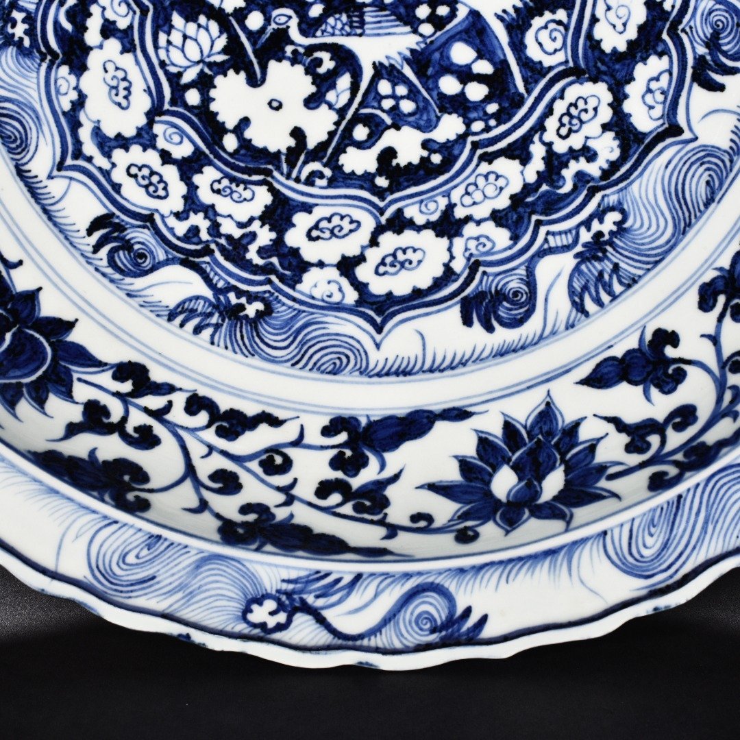 Yuan Dynasty blue and white Gu Kiln lotus pond mandarin duck pattern plate