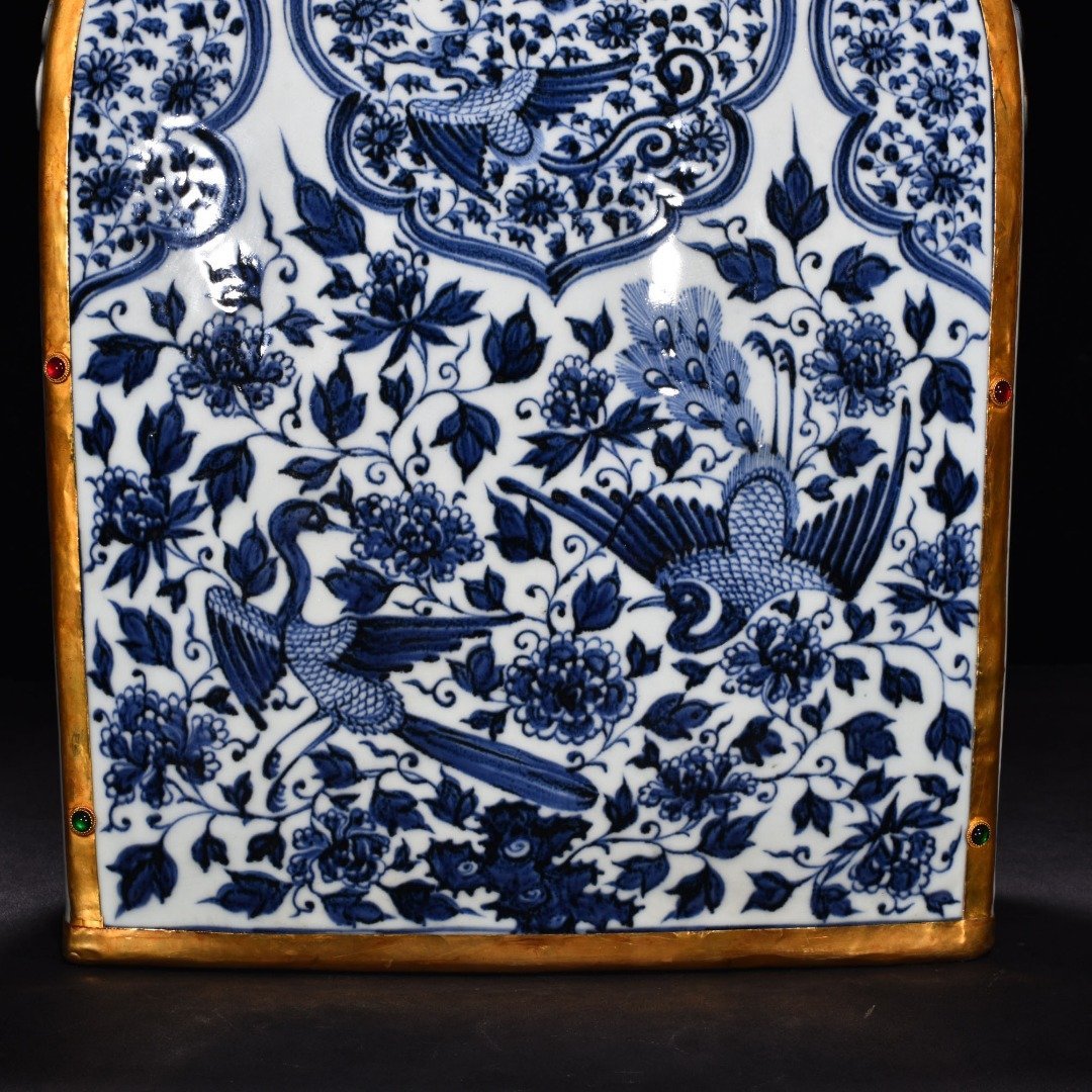Yuan Dynasty blue and white with double phoenix pattern and four series flat vase
