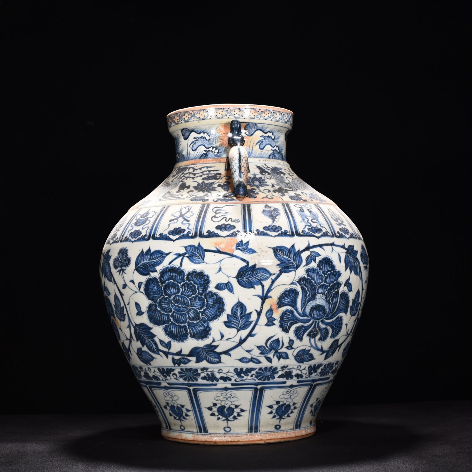 Yuan Dynasty blue and white vase with peony and flower patterns