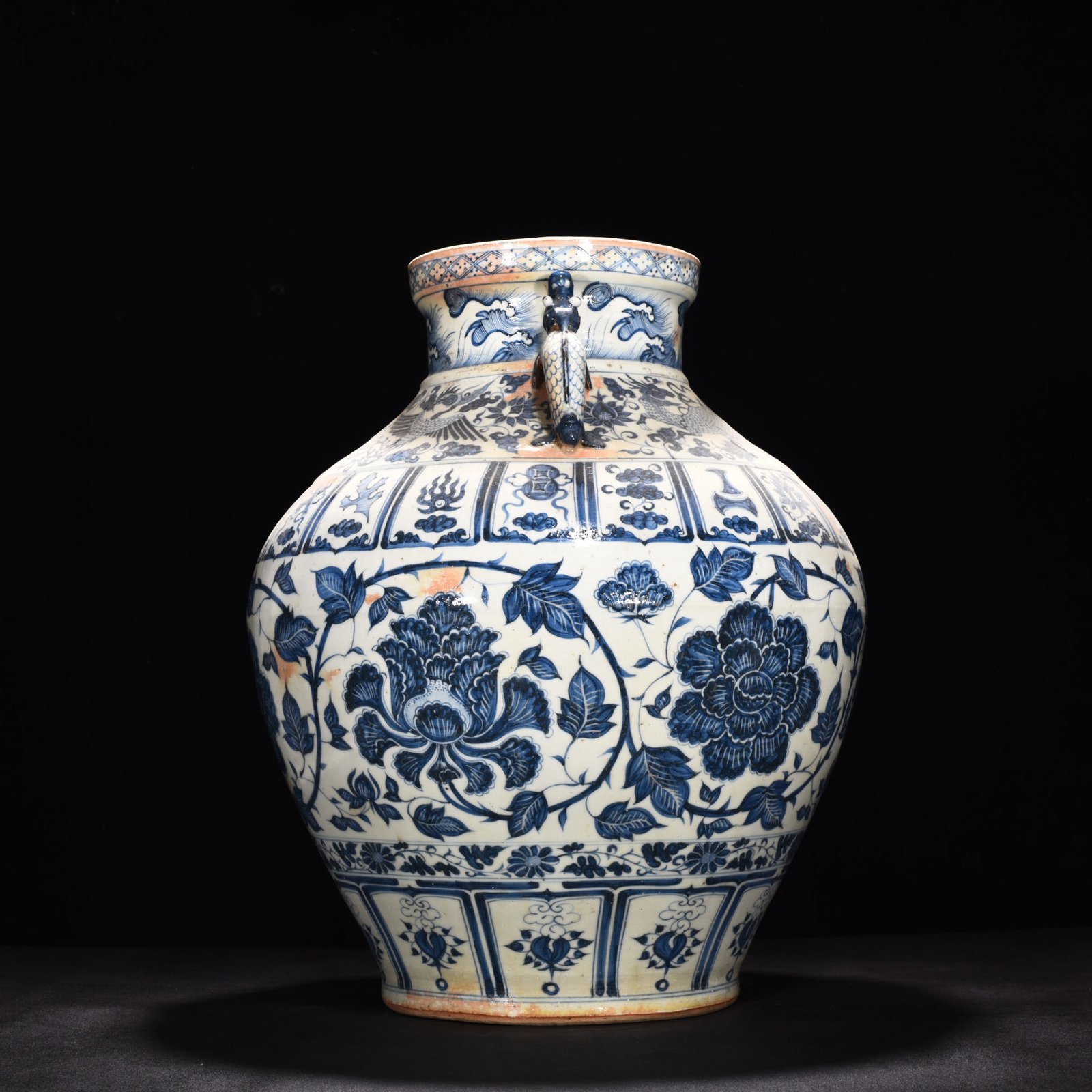 Yuan Dynasty blue and white vase with peony and flower patterns