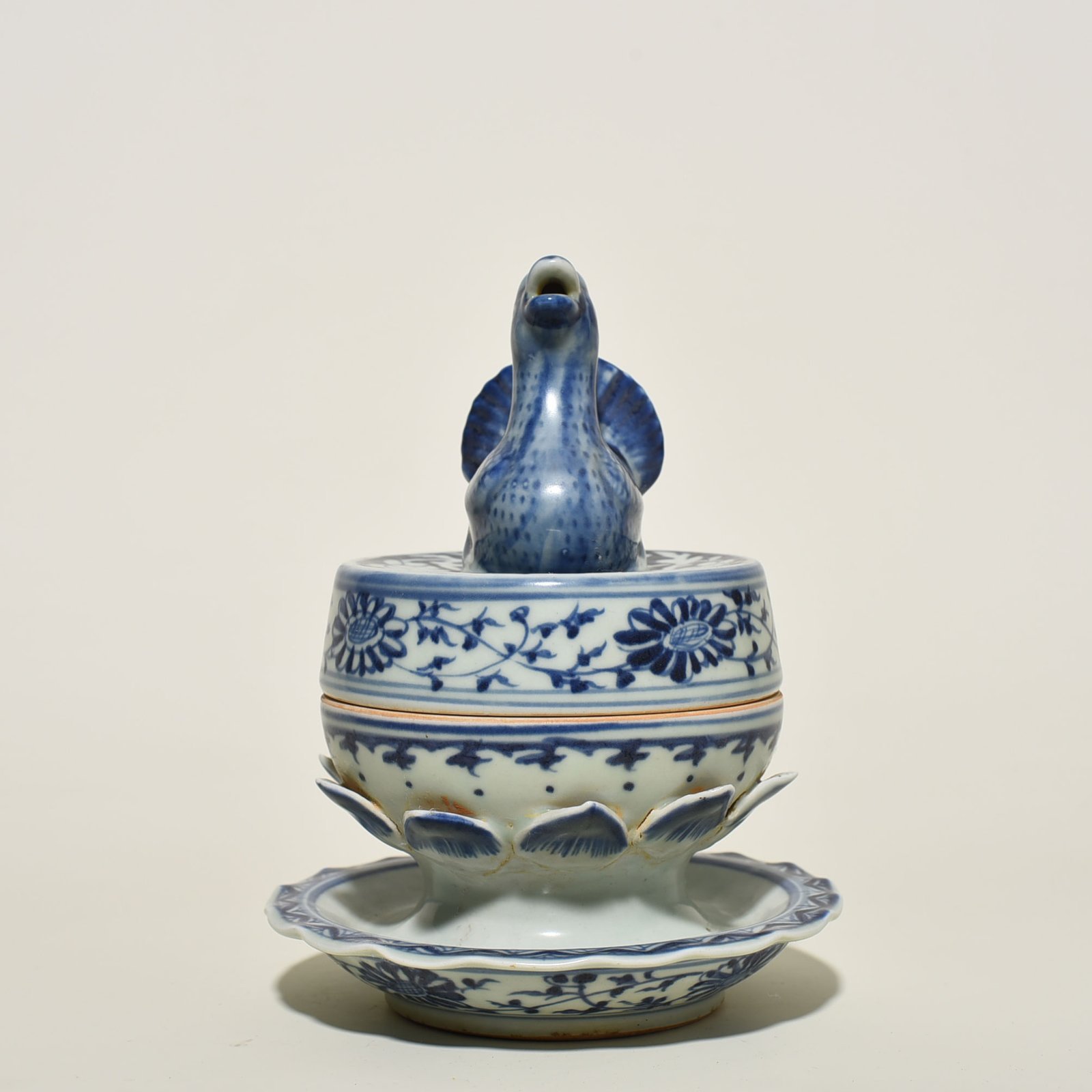 Yuan Dynasty blue and white flower pattern lotus mandarin duck smoker
