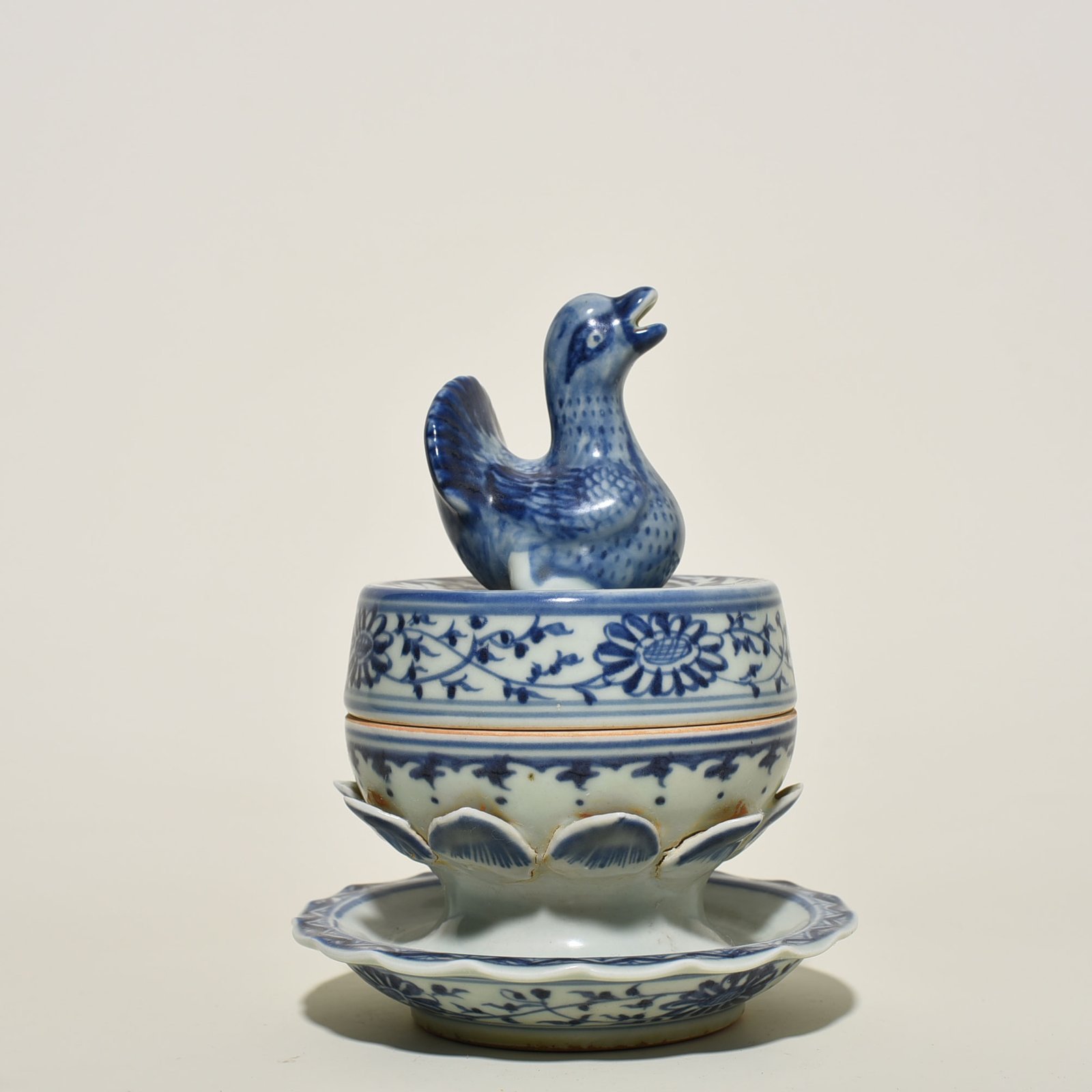 Yuan Dynasty blue and white flower pattern lotus mandarin duck smoker
