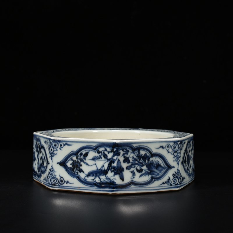 Yuan Dynasty blue and white flower grass and insect pattern octagonal inkstone