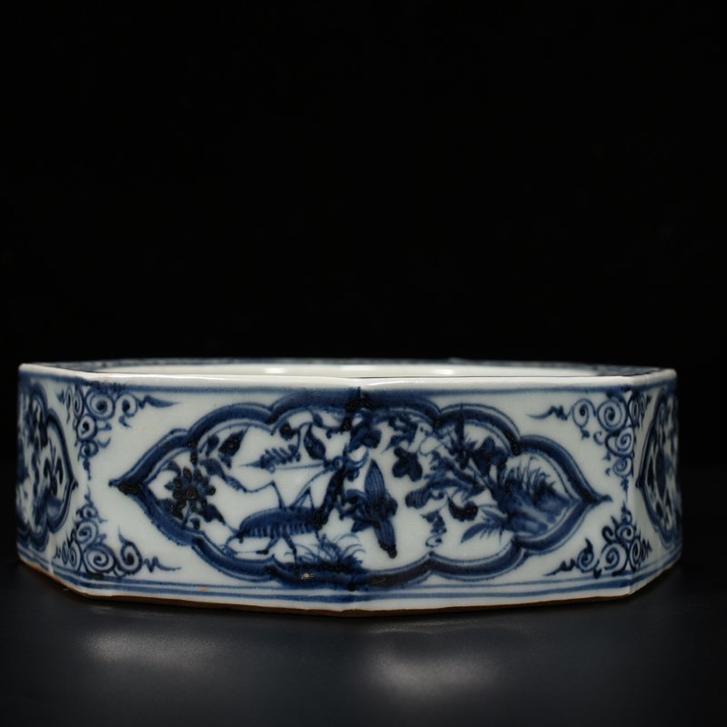 Yuan Dynasty blue and white flower grass and insect pattern octagonal inkstone