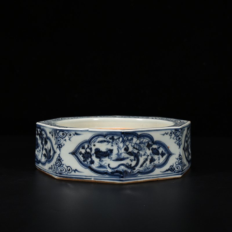 Yuan Dynasty blue and white flower grass and insect pattern octagonal inkstone