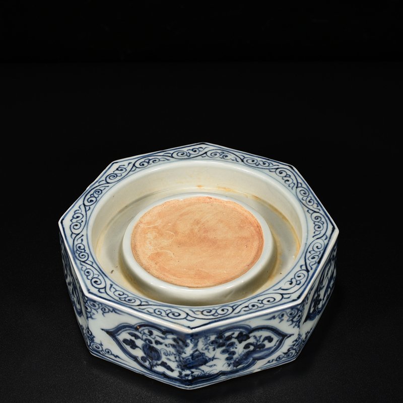 Yuan Dynasty blue and white flower grass and insect pattern octagonal inkstone