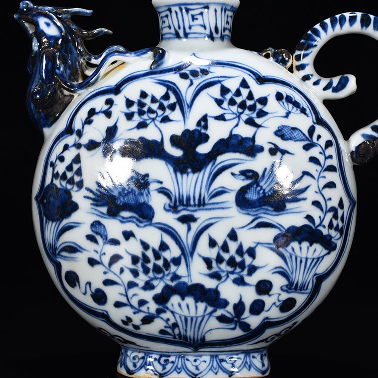 Yuan Dynasty blue and white lotus pond pot with mandarin duck pattern and phoenix head