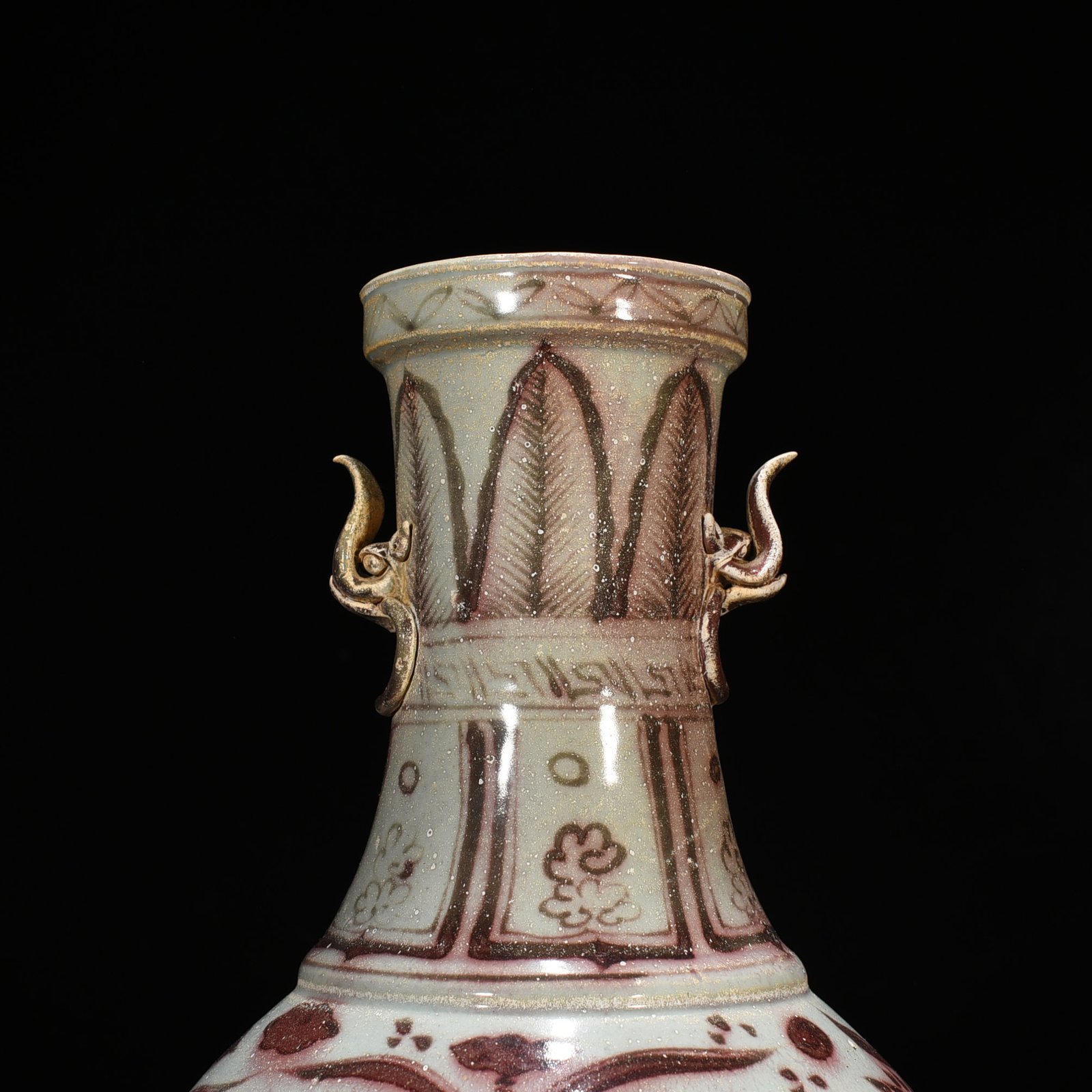 Yuan Dynasty blue and white lotus pond amphora with mandarin duck pattern