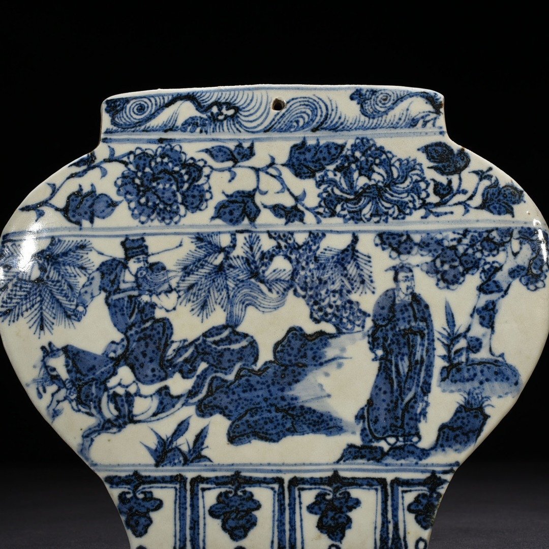Yuan Dynasty blue and white under the moon story pattern pot-shaped