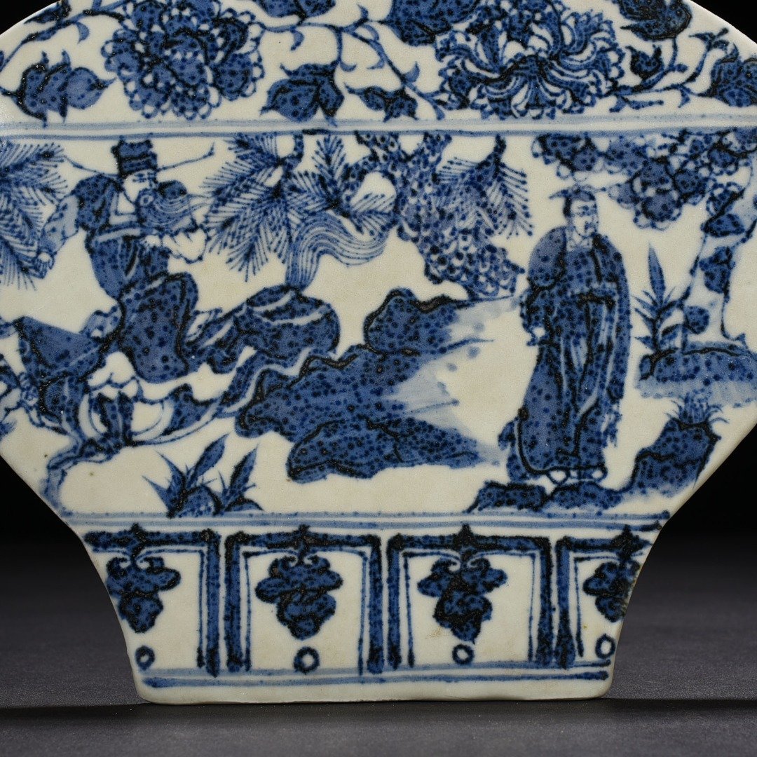 Yuan Dynasty blue and white under the moon story pattern pot-shaped