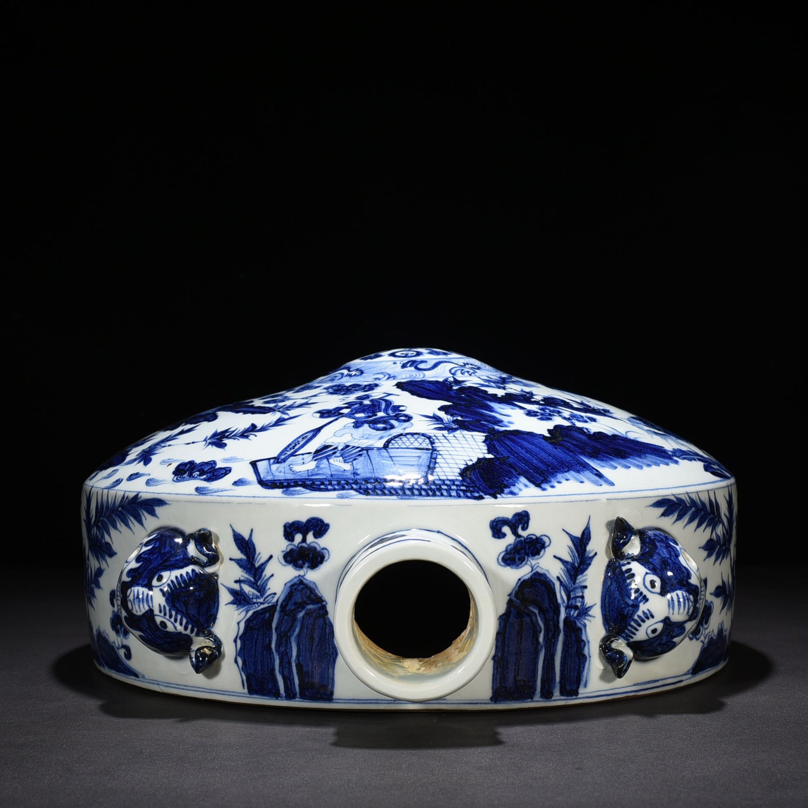 Yuan Dynasty blue and white under the moon lying on the wall with figure pattern