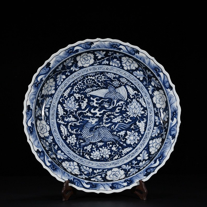 Yuan Dynasty blue and white flowers unicorn and phoenix pattern rhombus edge folding plate