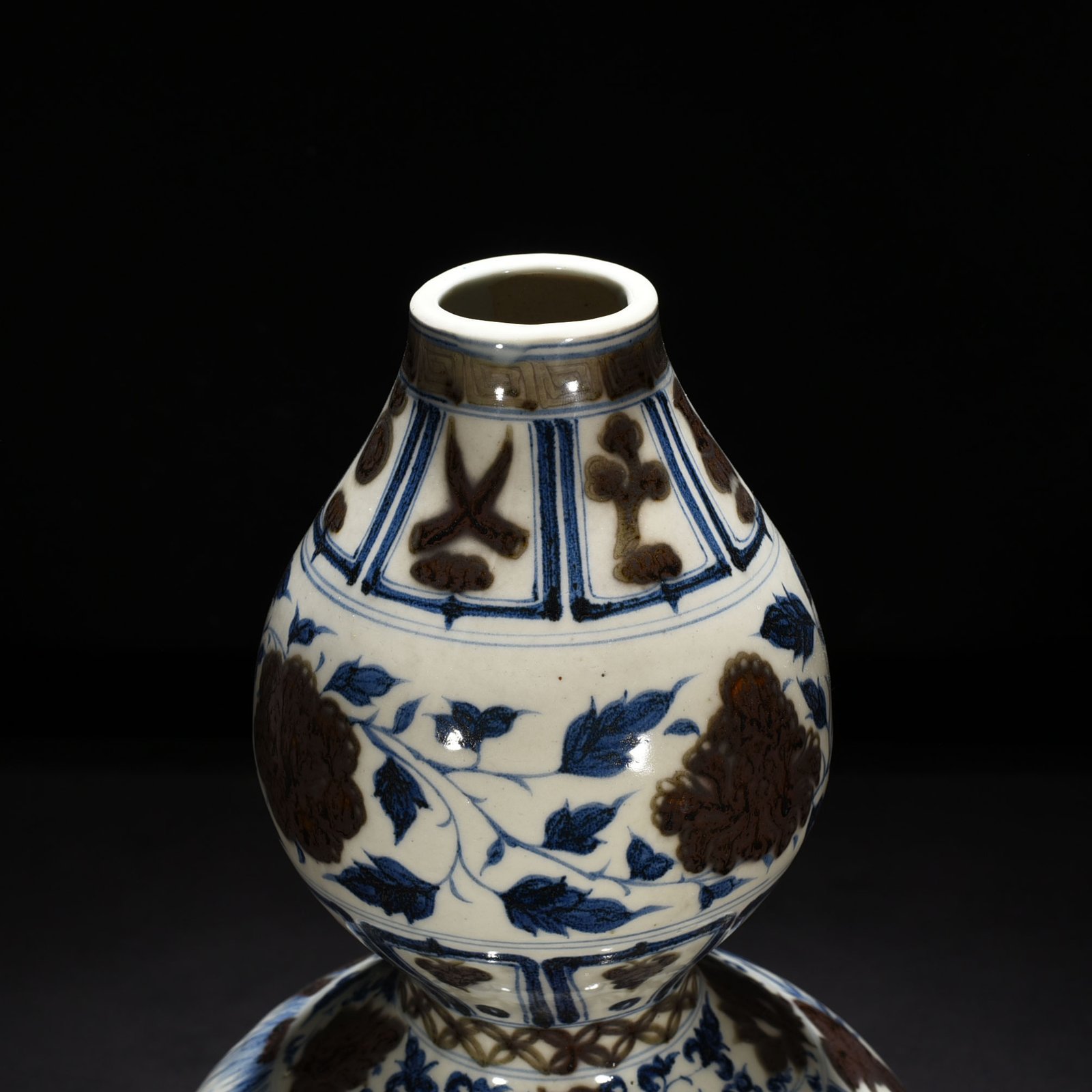 Yuan Dynasty blue and white underglaze red gourd vase