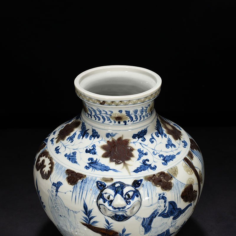 Yuan Dynasty blue and white underglaze red figure jar