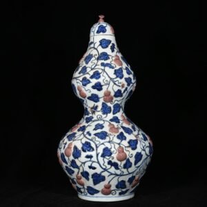 Yuan Dynasty blue and white underglaze red descendant eternal gourd vase