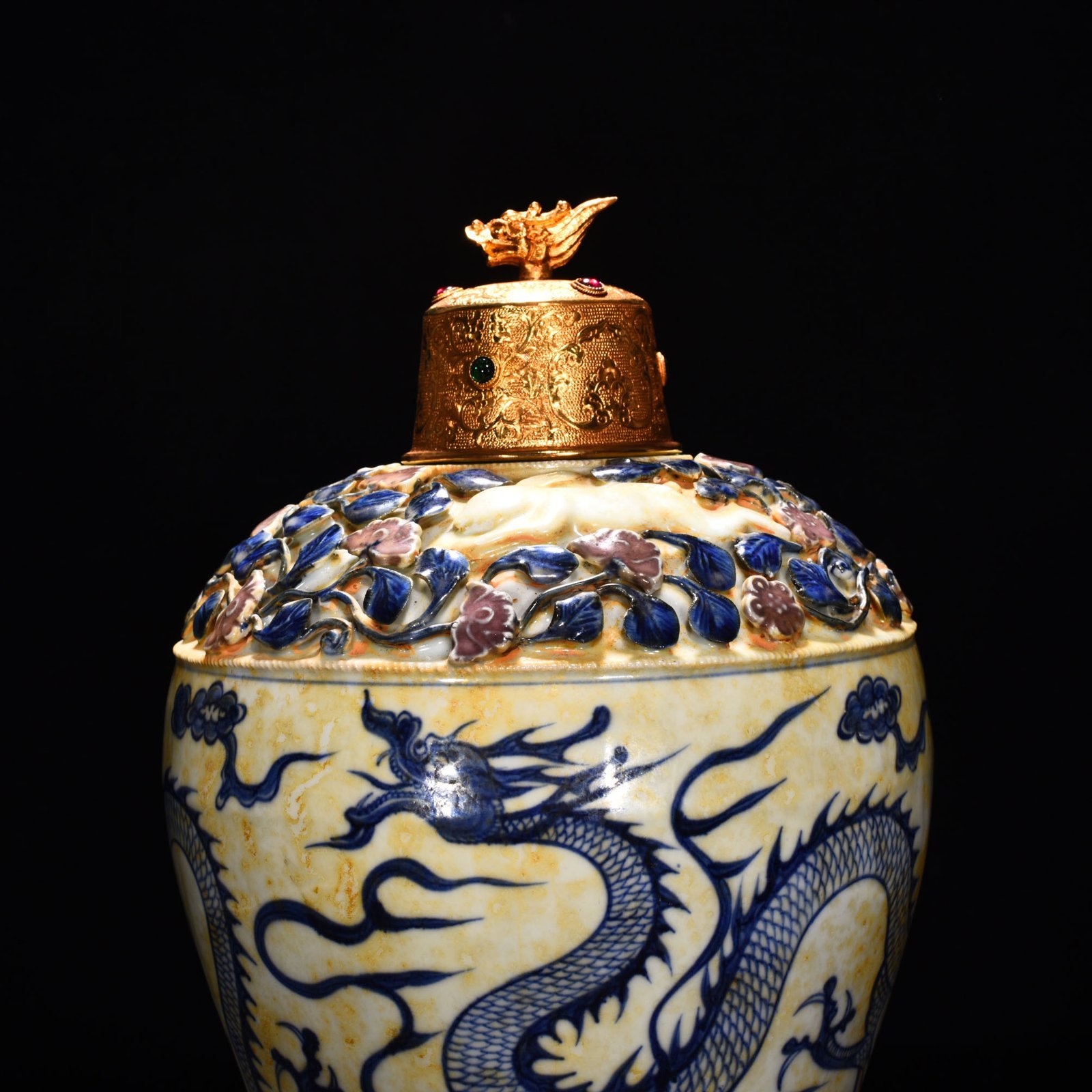 Yuan Dynasty blue and white underglaze red plum vase with cloud and dragon pattern