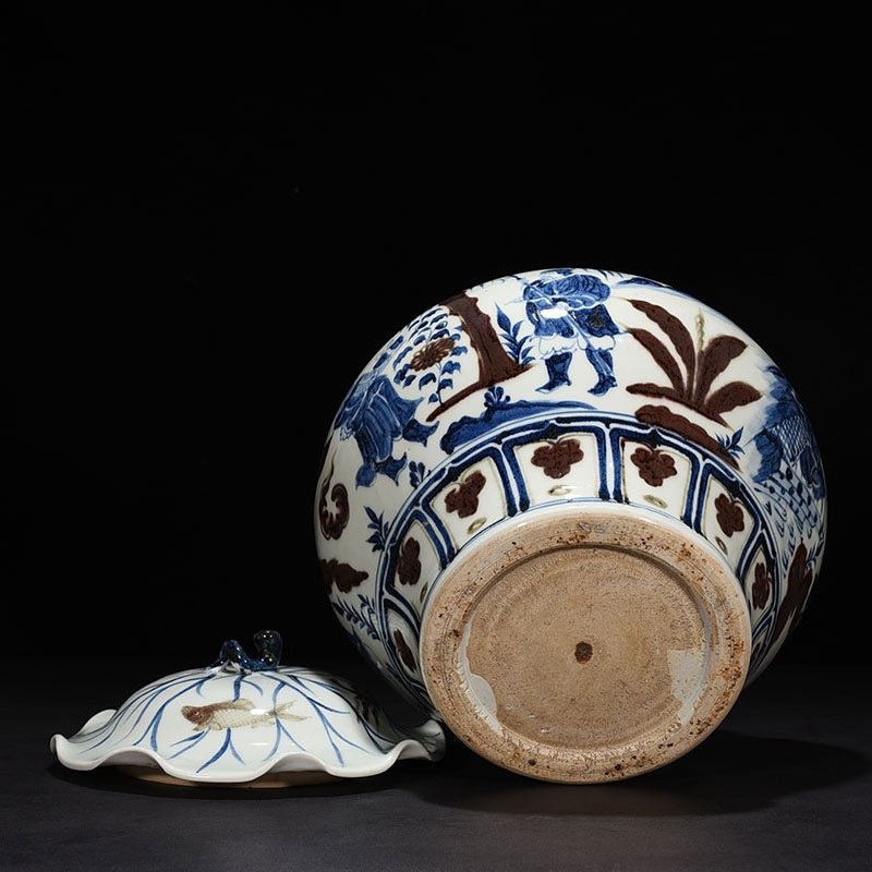 Yuan Dynasty blue and white underglaze red lotus leaf jar