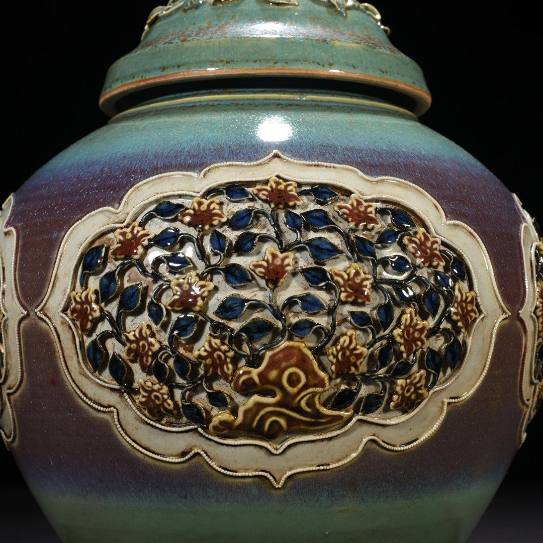 Yuan Dynasty blue and white underglaze red dazzling glaze laminated four seasons flower lid jar