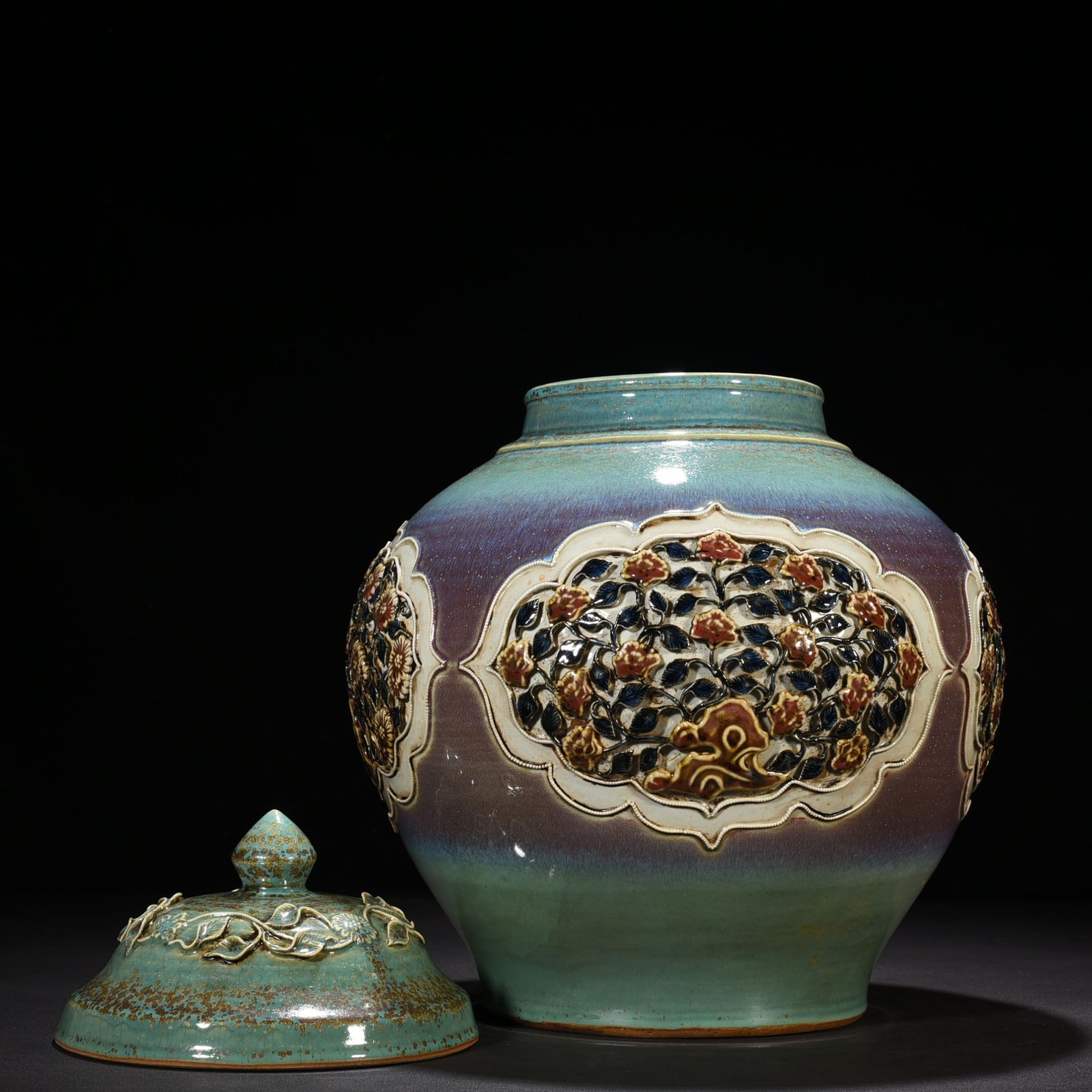 Yuan Dynasty blue and white underglaze red dazzling glaze laminated four seasons flower lid jar
