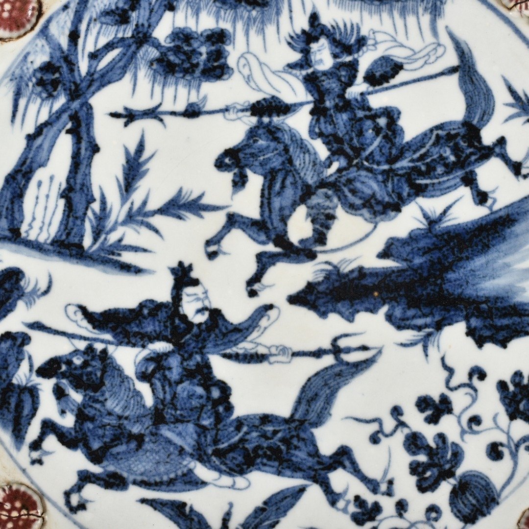 Yuan Dynasty blue and white underglaze red stenciled flower edge folding plate
