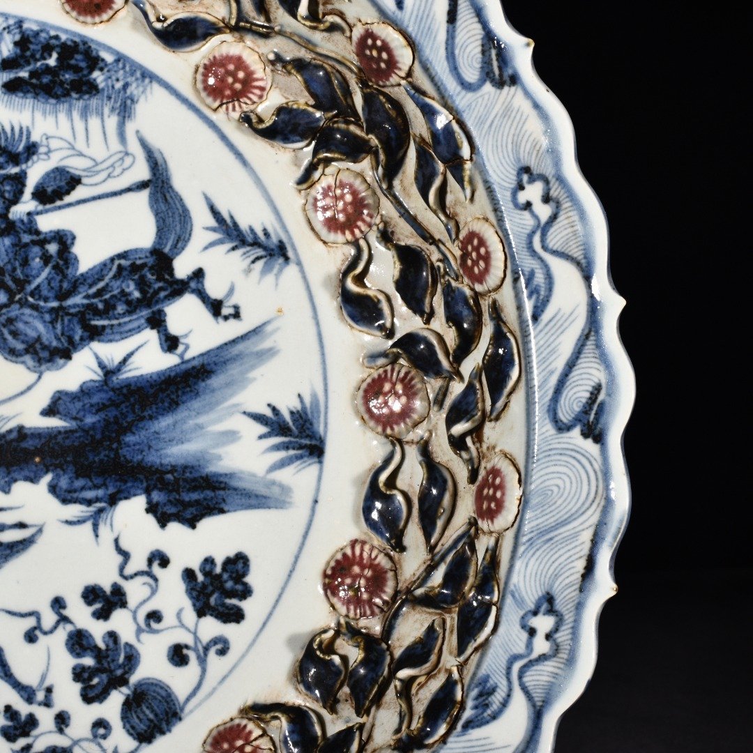 Yuan Dynasty blue and white underglaze red stenciled flower edge folding plate