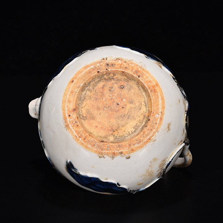 Yuan Dynasty blue and white underglaze red pot with floral pattern