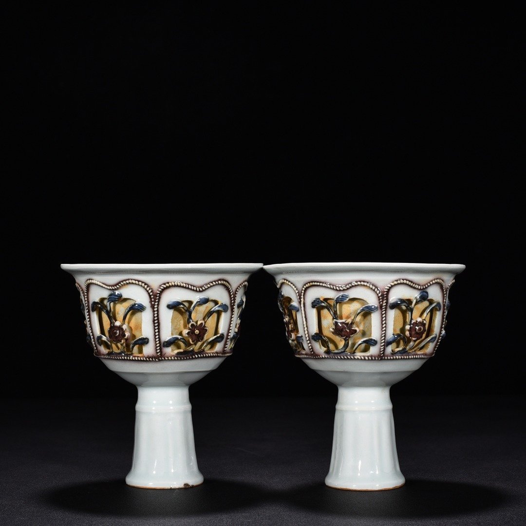 Yuan Dynasty blue and white underglaze red goblet with floral pattern