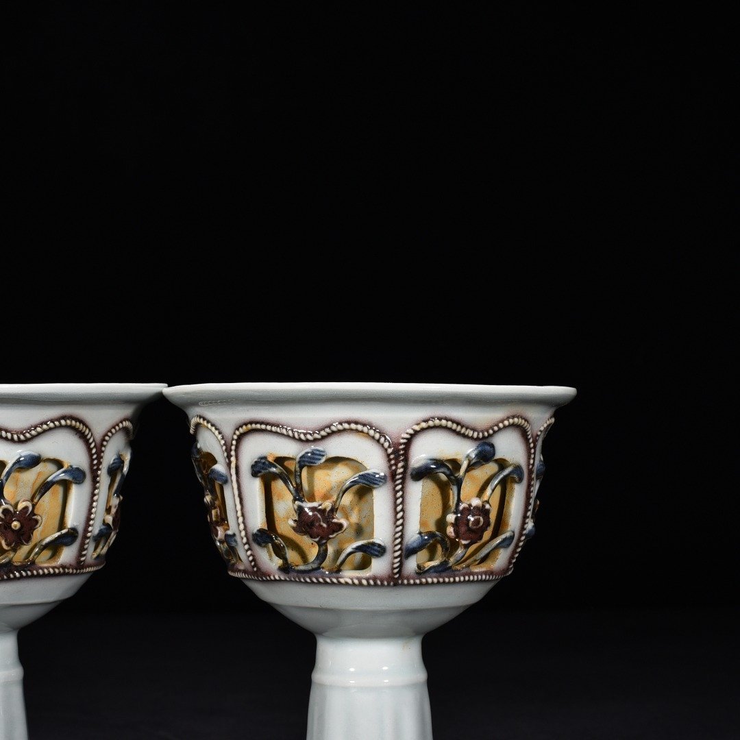 Yuan Dynasty blue and white underglaze red goblet with floral pattern