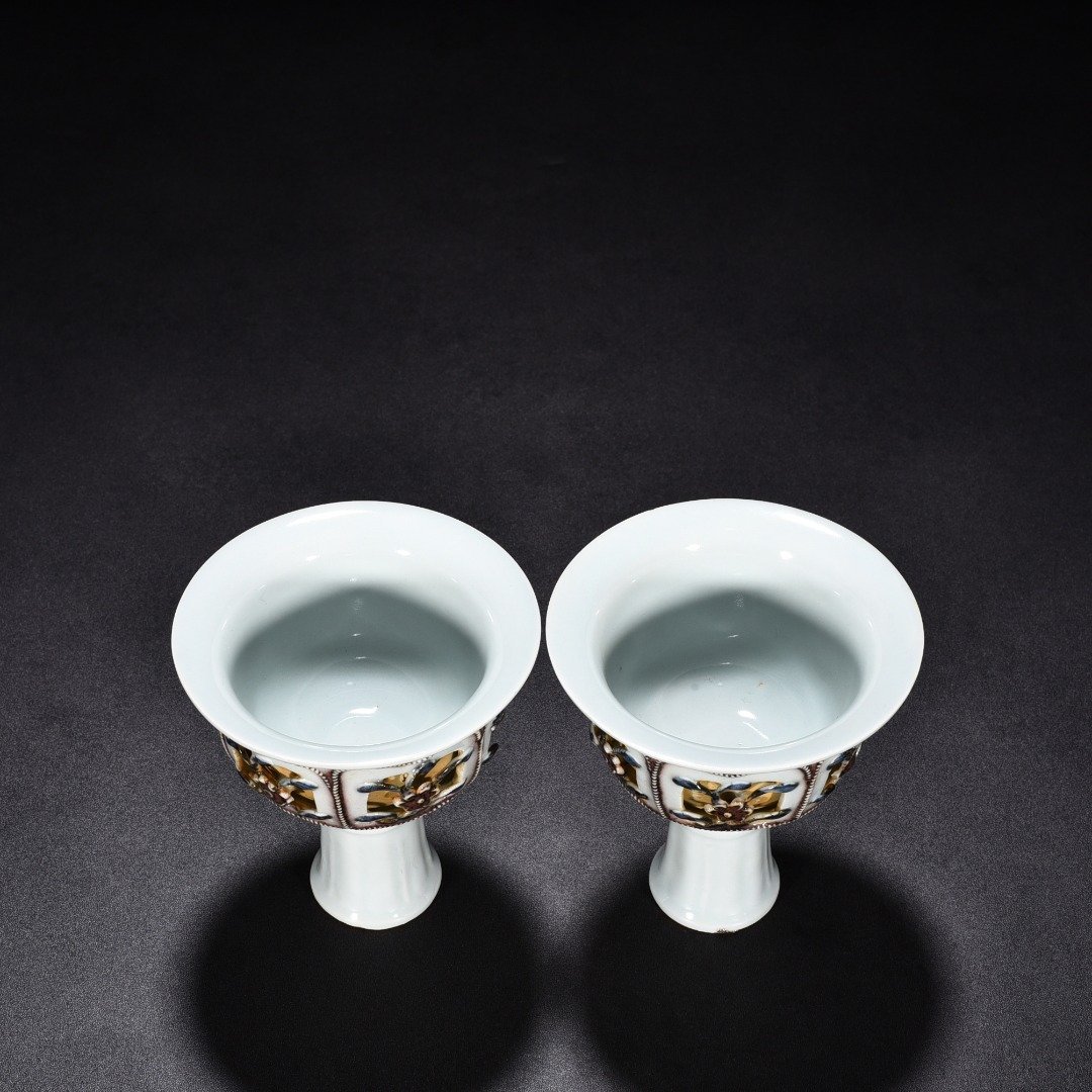 Yuan Dynasty blue and white underglaze red goblet with floral pattern