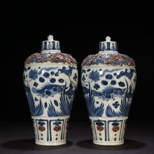 Yuan Dynasty blue and white underglaze red plastic flower pattern fish and algae pattern plum vase