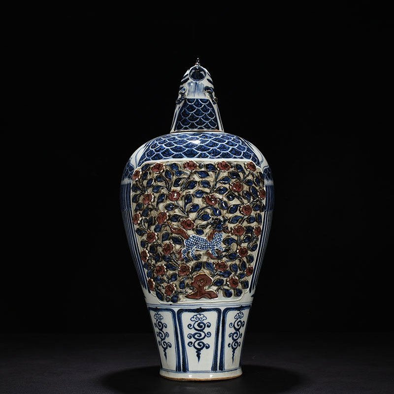 Yuan Dynasty blue and white underglaze red plastic unicorn flower pattern phoenix head plum vase