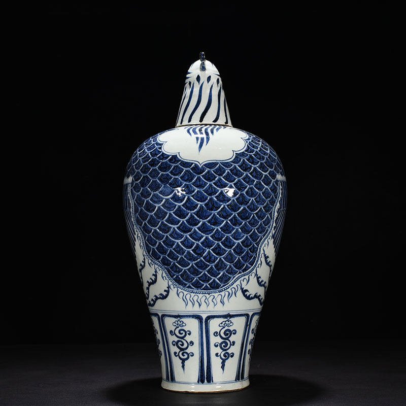 Yuan Dynasty blue and white underglaze red plastic unicorn flower pattern phoenix head plum vase