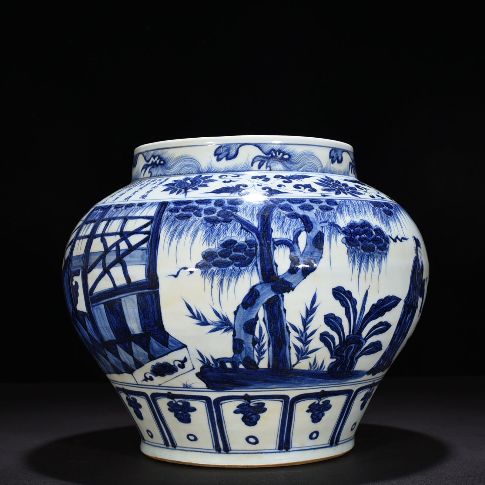 Yuan Dynasty blue and white jar with character