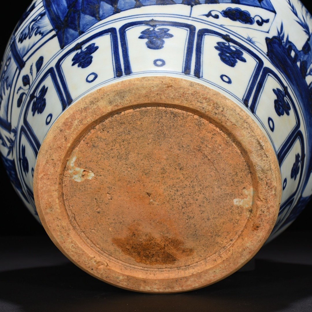Yuan Dynasty blue and white jar with character