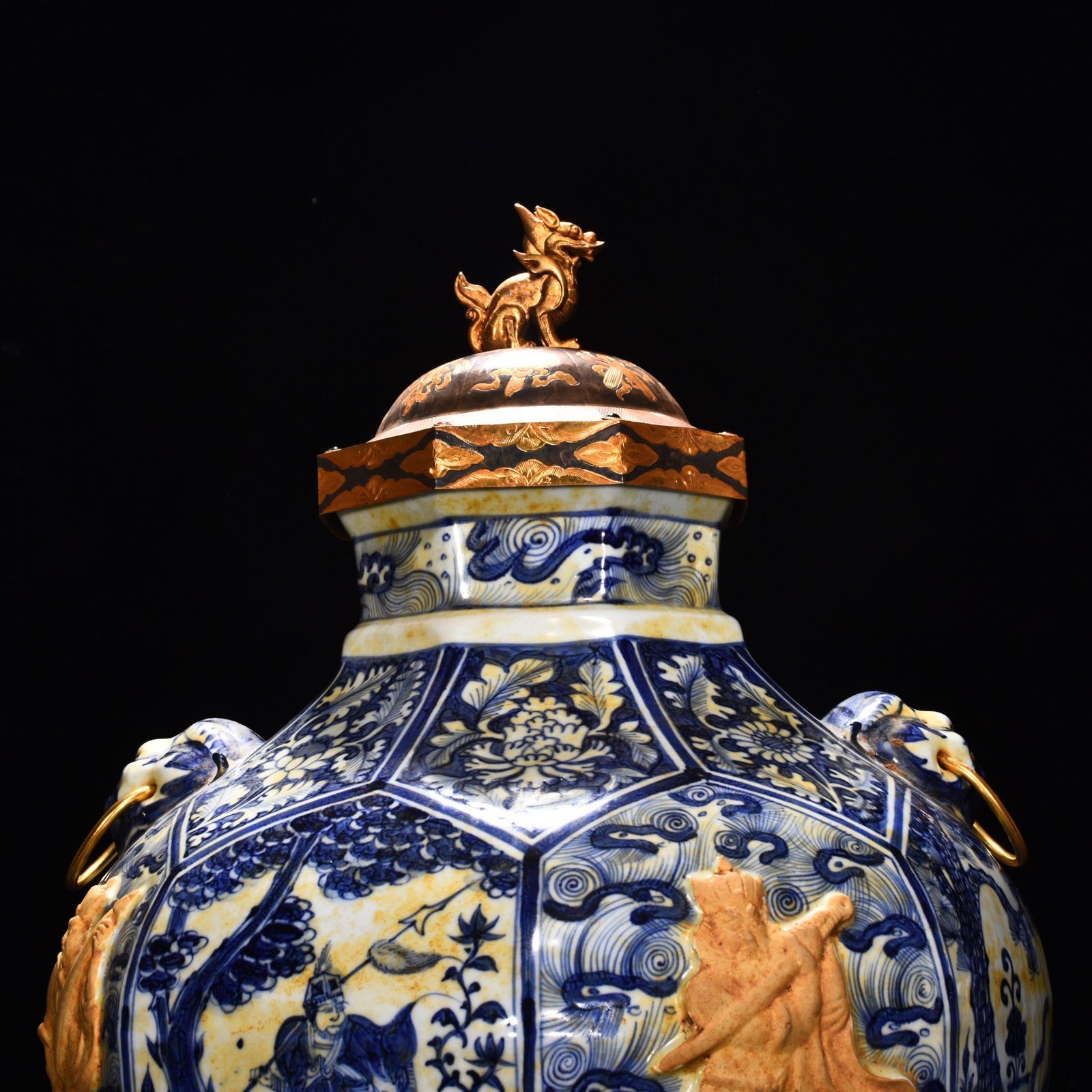Yuan Dynasty blue and white carved four beast head cover jar