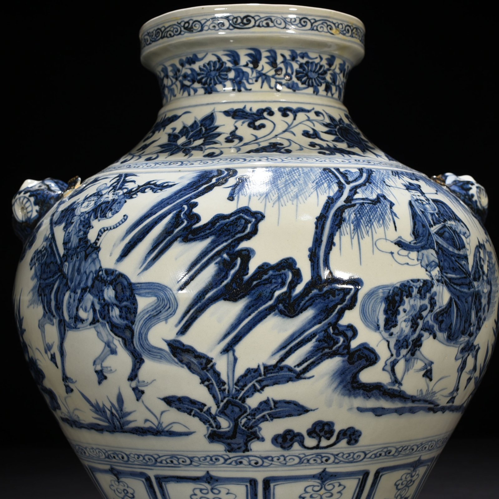 Yuan Dynasty blue and white animal ear jar