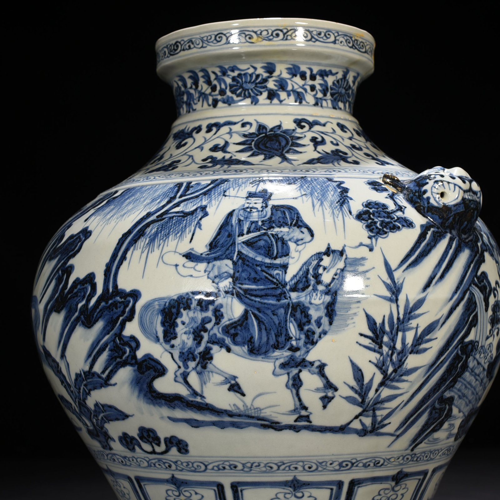 Yuan Dynasty blue and white animal ear jar