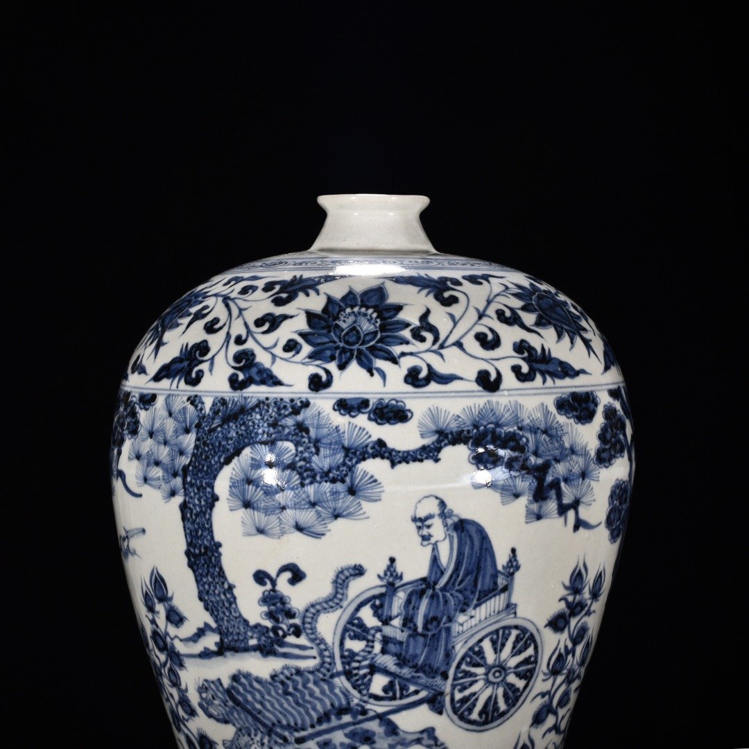 Yuan Dynasty blue and white plum vase