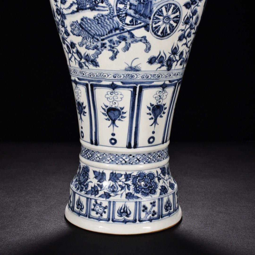 Yuan Dynasty blue and white plum vase