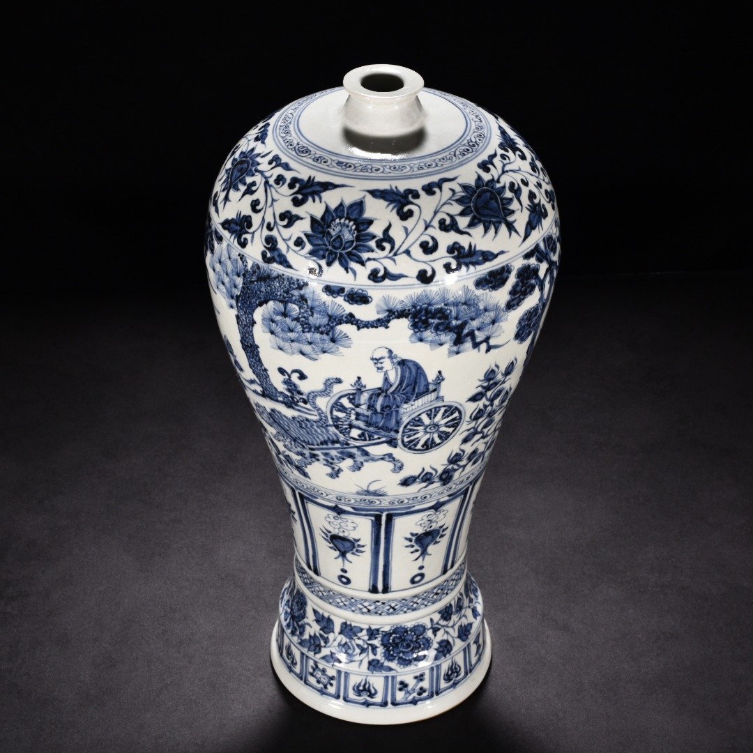 Yuan Dynasty blue and white plum vase