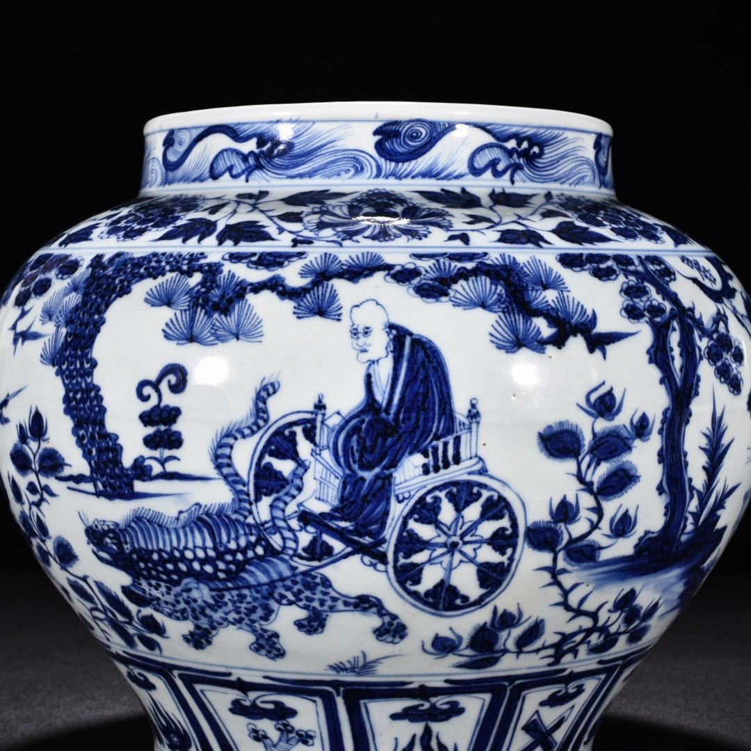 Yuan Dynasty blue and white figure jar