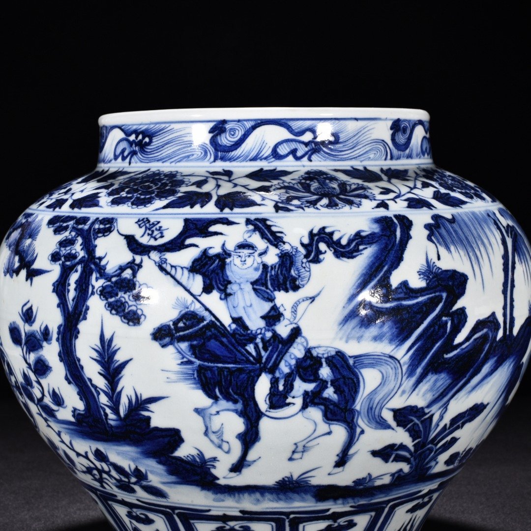 Yuan Dynasty blue and white figure jar