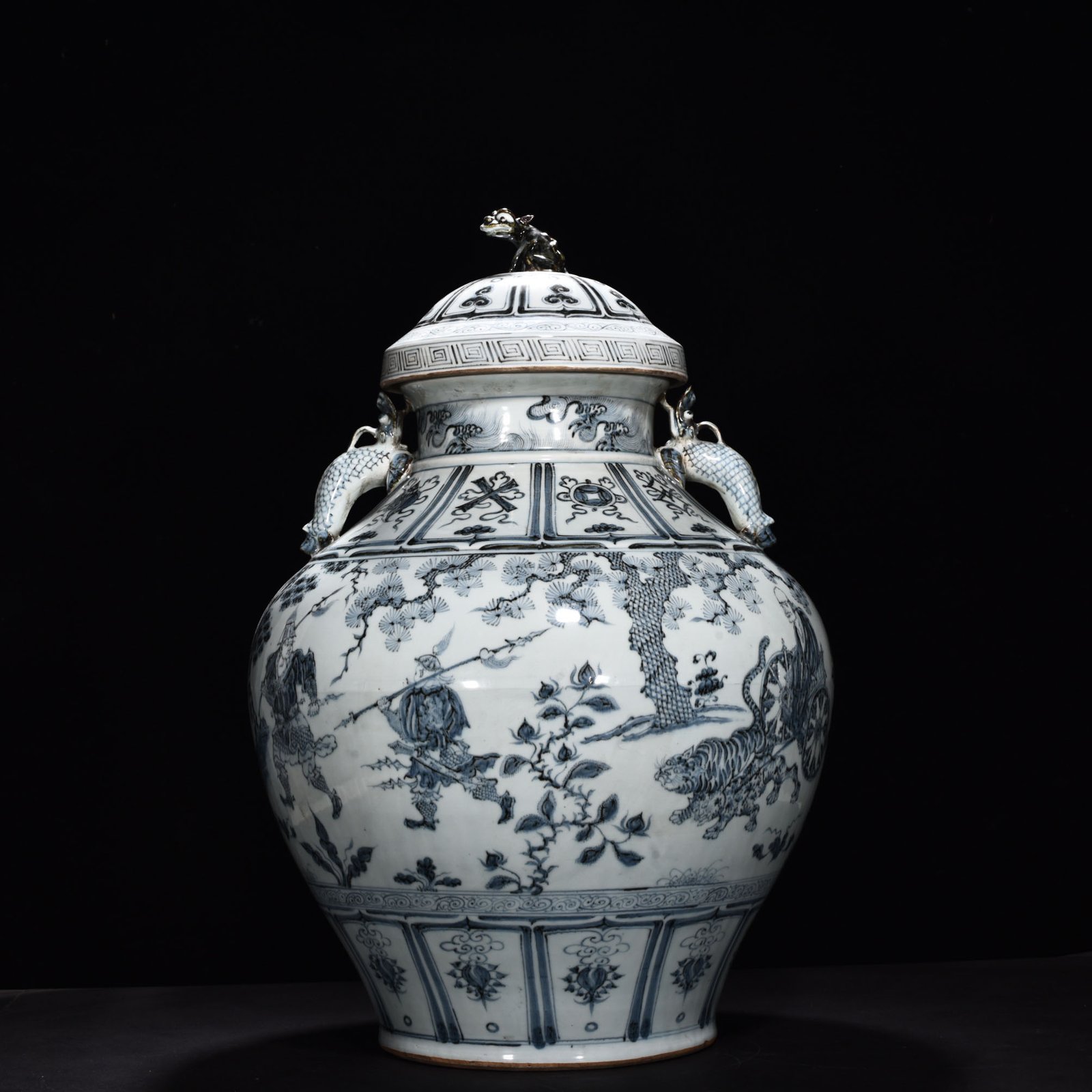 Yuan Dynasty blue and white ear lid jar